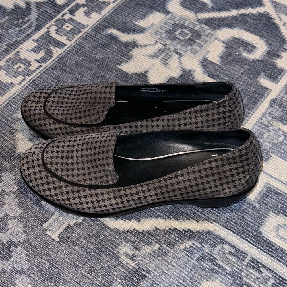 Dansko flats size 41 EU / 11 US (10 US)